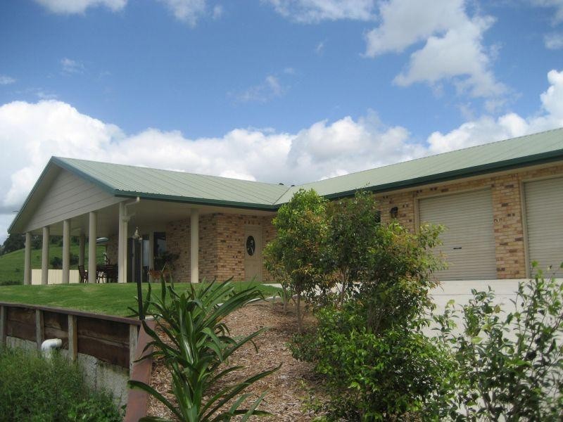 82 Irvine Road, Chatsworth QLD 4570