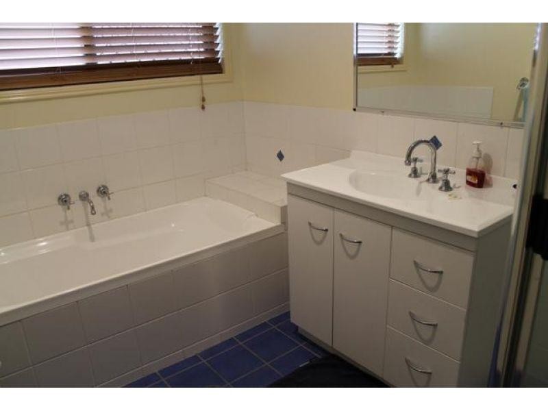 7 Elms Court, Southside QLD 4570