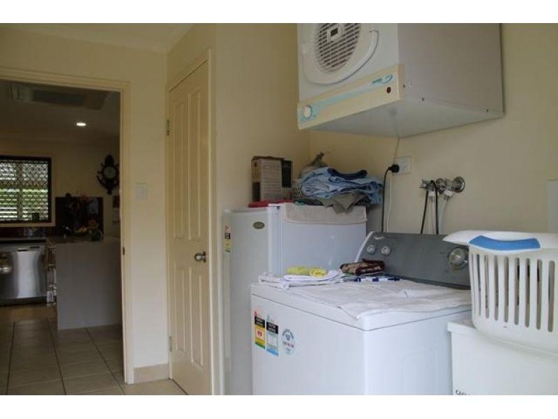 7 Elms Court, Southside QLD 4570