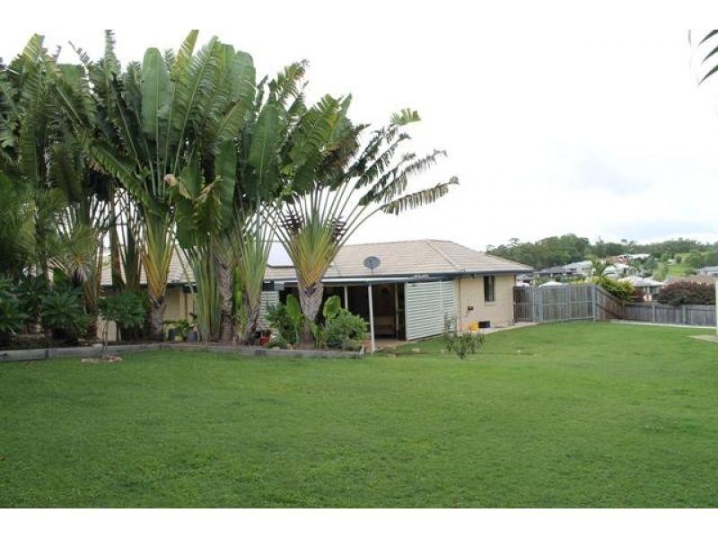 7 Elms Court, Southside QLD 4570