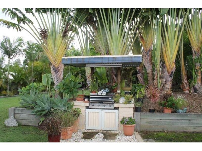 7 Elms Court, Southside QLD 4570