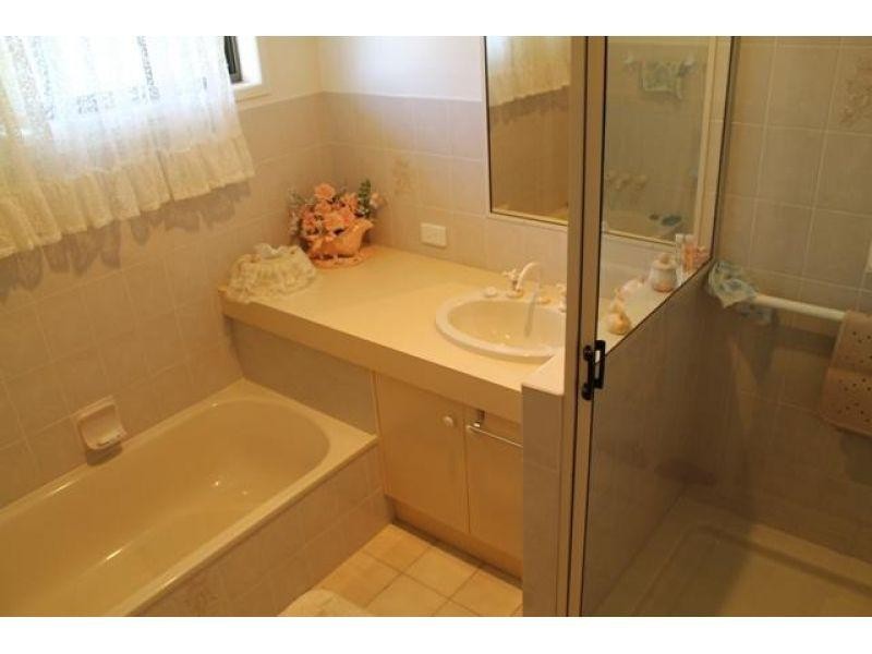 5 Woonga Court, Southside QLD 4570