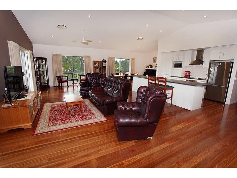 15 Stumm Road, Southside QLD 4570