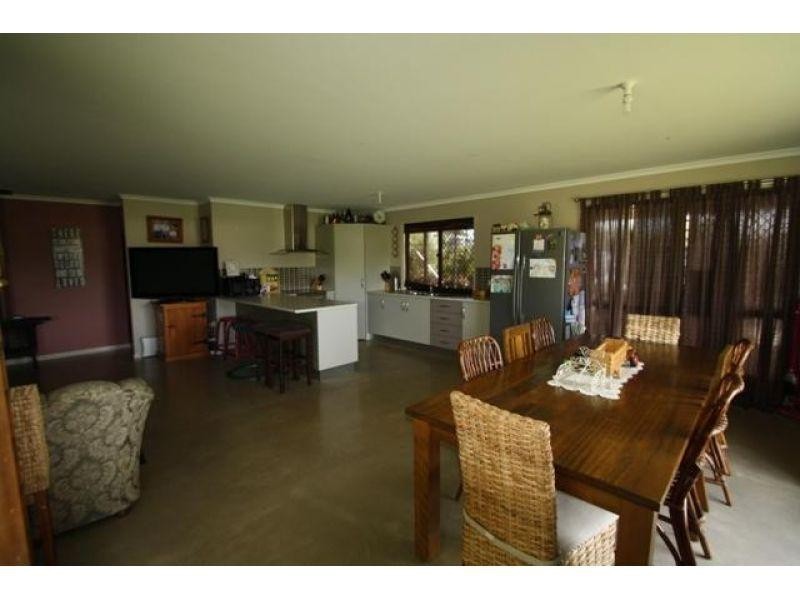 9 Channel Court, Pie Creek QLD 4570