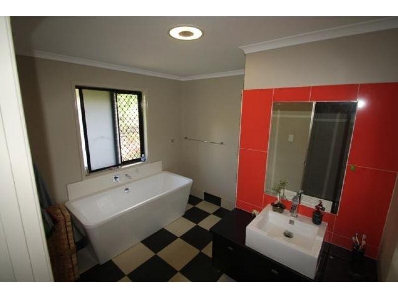 9 Channel Court, Pie Creek QLD 4570