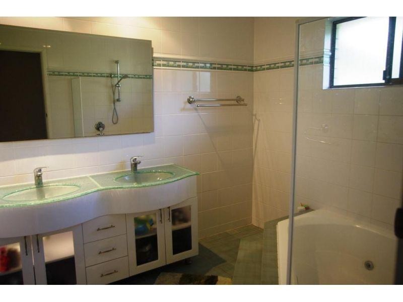 16 Davey Road, Southside QLD 4570