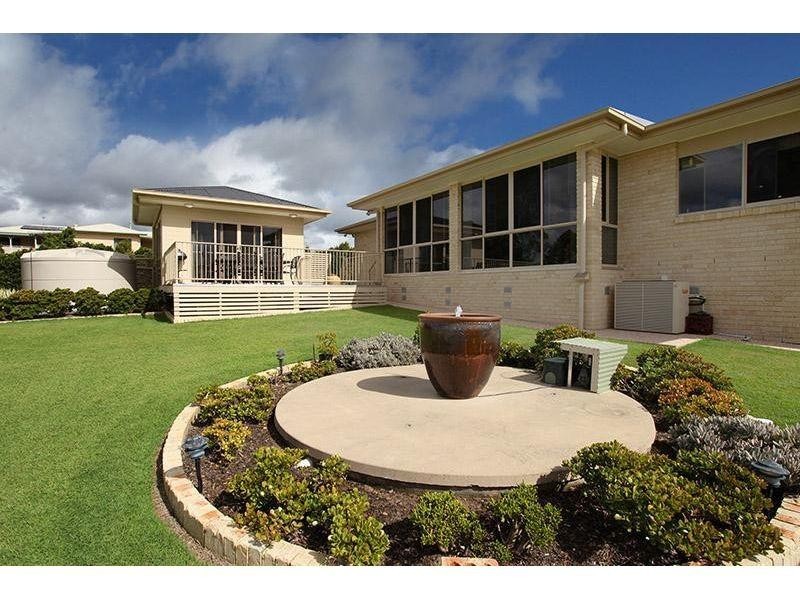 65 Endeavour Drive, Cooloola Cove QLD 4580