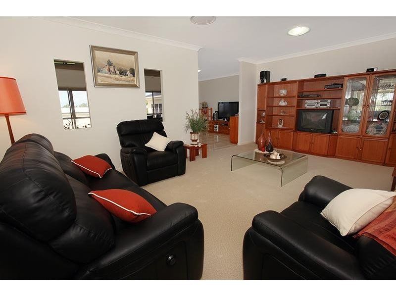 65 Endeavour Drive, Cooloola Cove QLD 4580