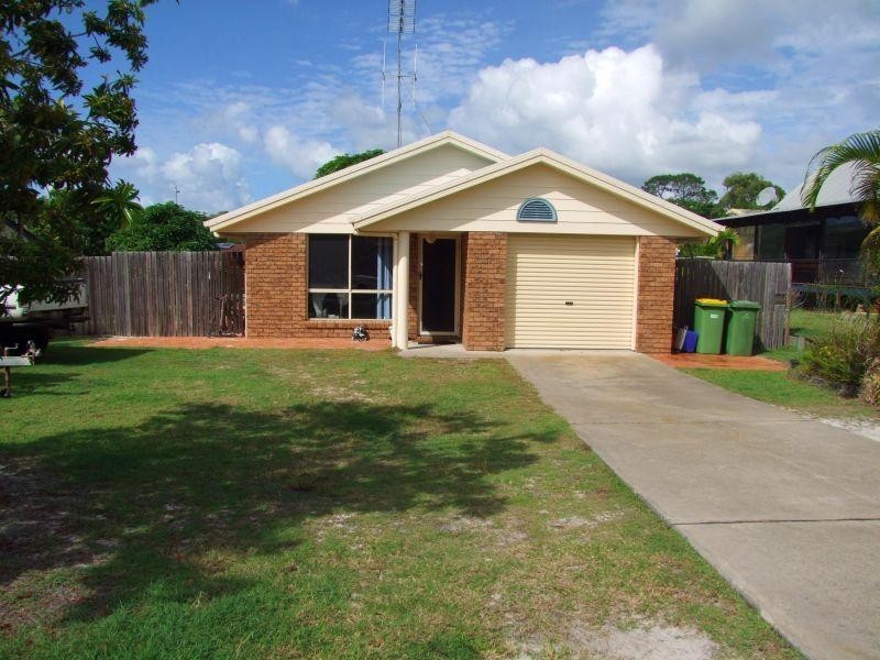 6 Hakea Place, Rainbow Beach QLD 4581