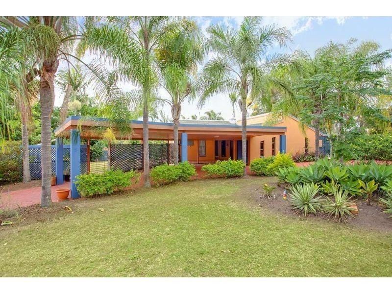 5 Lindsay Street, Southside QLD 4570