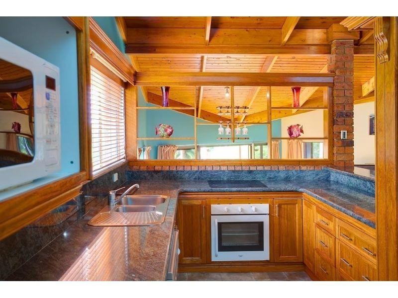 5 Lindsay Street, Southside QLD 4570