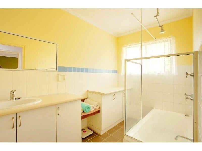 5 Lindsay Street, Southside QLD 4570