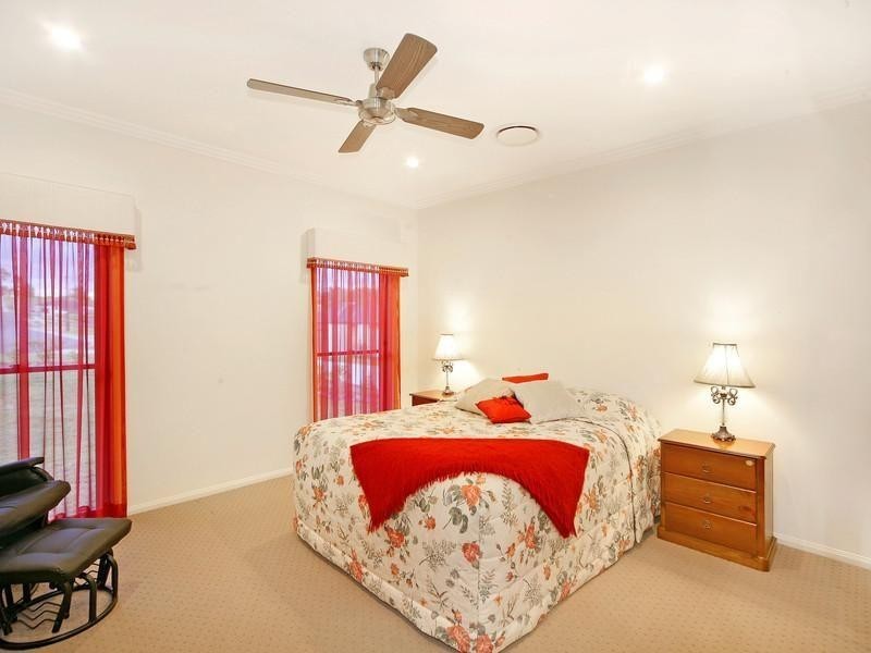 10 Bond Drive, Southside QLD 4570