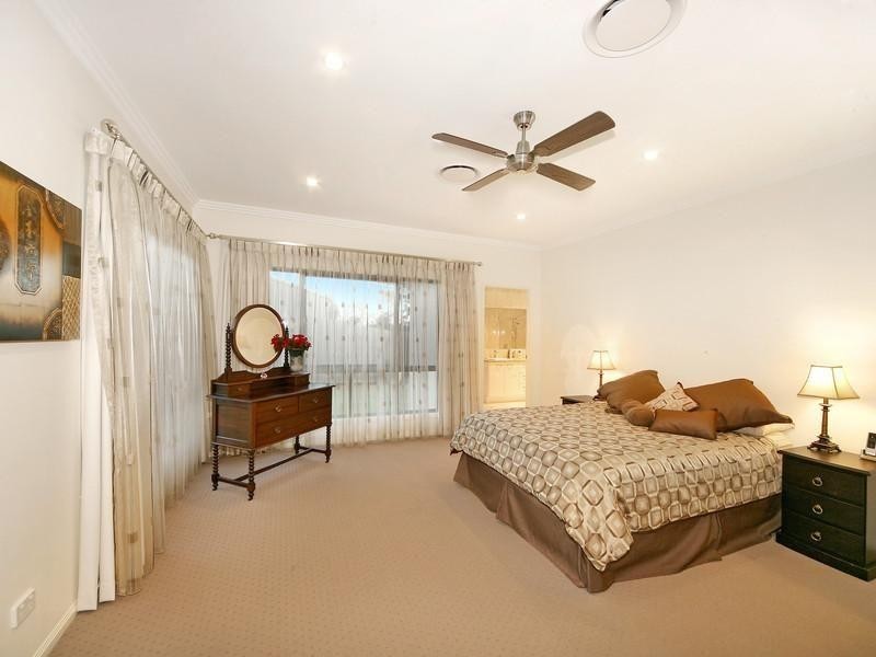 10 Bond Drive, Southside QLD 4570