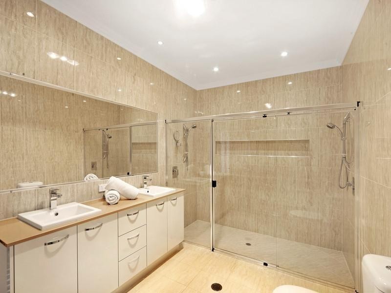 10 Bond Drive, Southside QLD 4570