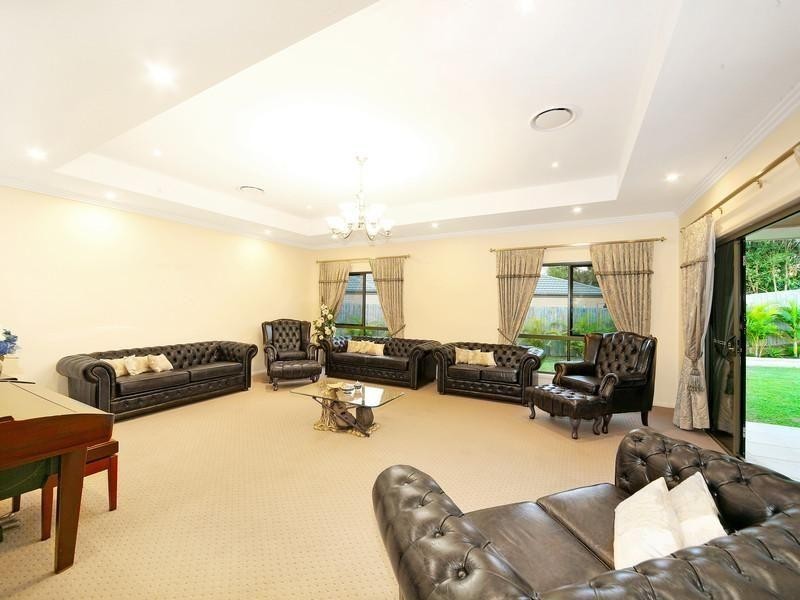 10 Bond Drive, Southside QLD 4570