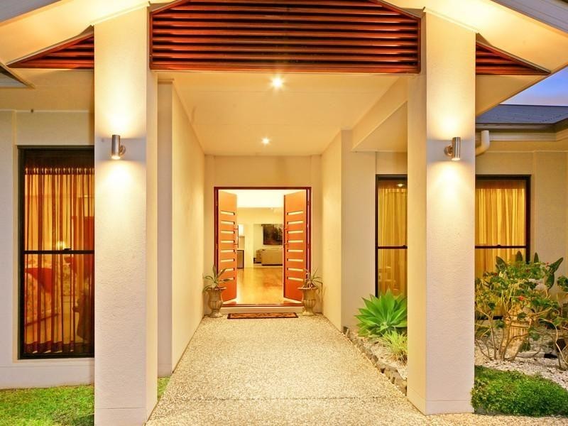 10 Bond Drive, Southside QLD 4570