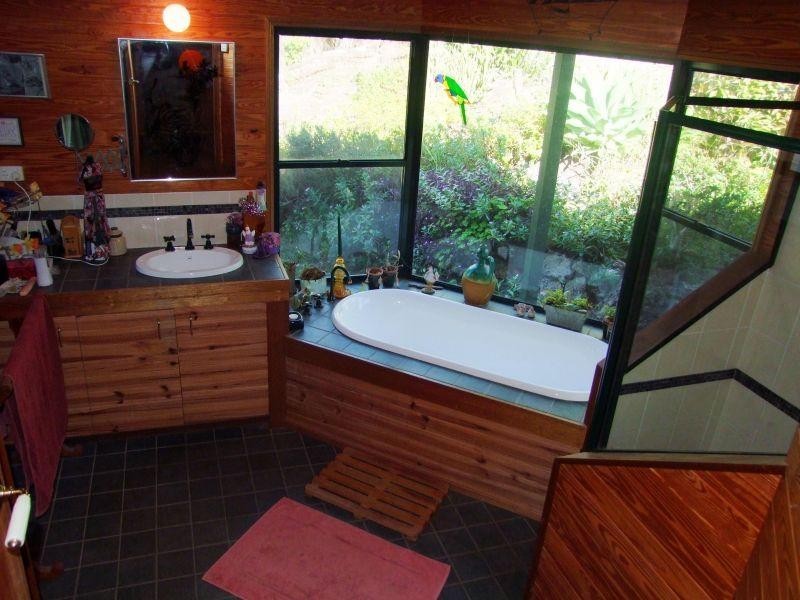 136 Kewins Rd, Glastonbury QLD 4570