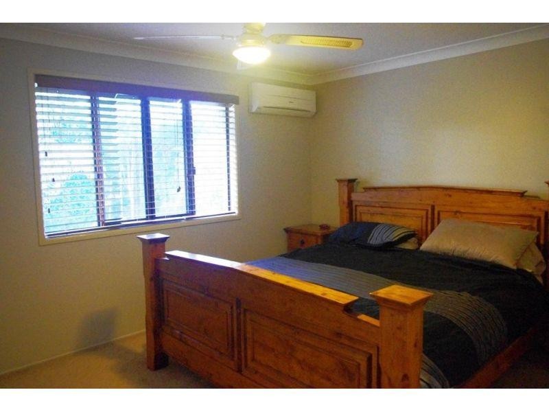 16 Davey Road, Southside QLD 4570