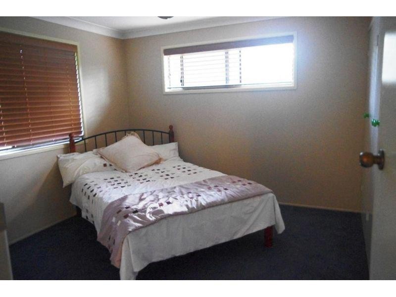 16 Davey Road, Southside QLD 4570