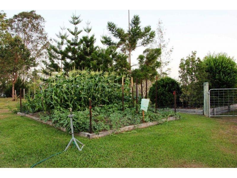 13 Kiaka Road, Lagoon Pocket QLD 4570