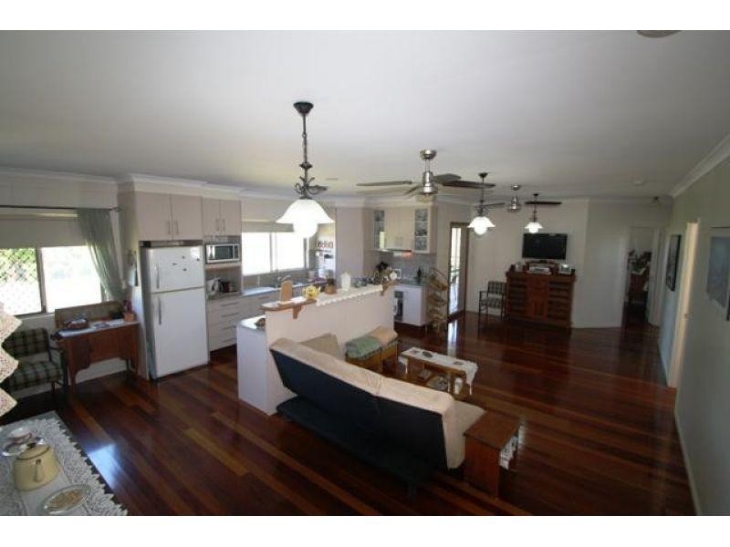 111 Rammutt Road, Chatsworth QLD 4570