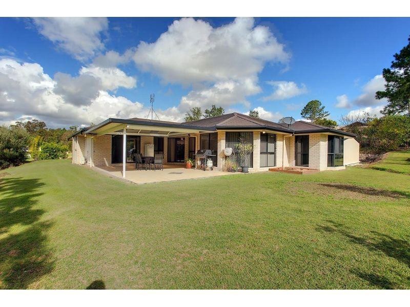 17  Haven Street, Southside QLD 4570