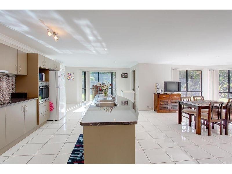 17  Haven Street, Southside QLD 4570