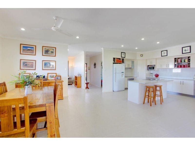 6  Suncrest Court, Southside QLD 4570