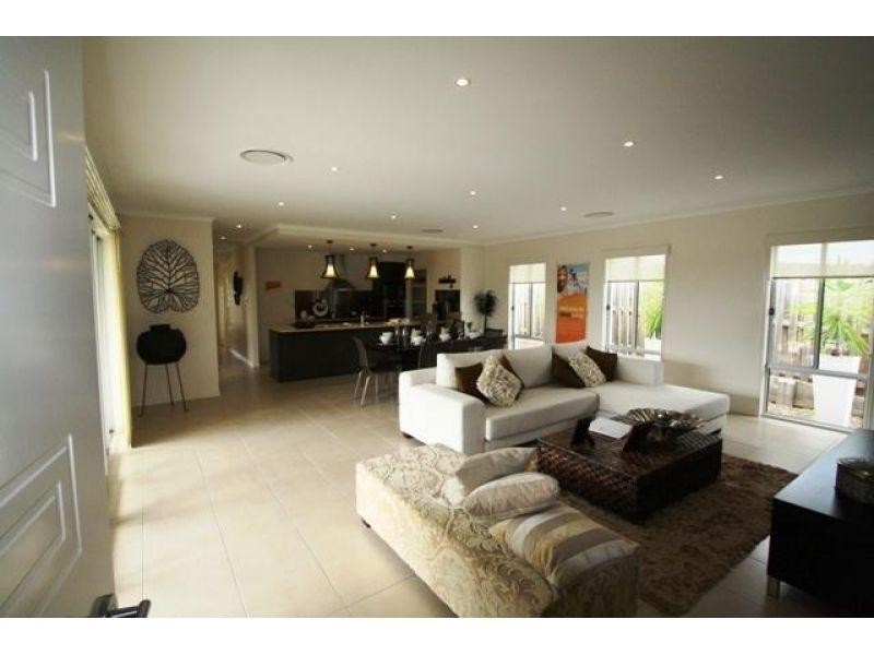 24 Majestic Place, Jones Hill QLD 4570