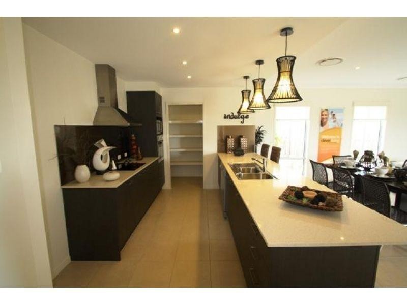 24 Majestic Place, Jones Hill QLD 4570