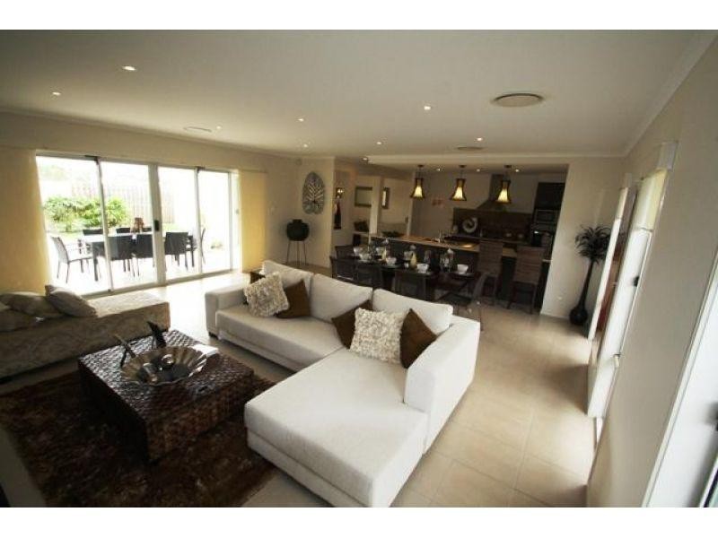 24 Majestic Place, Jones Hill QLD 4570