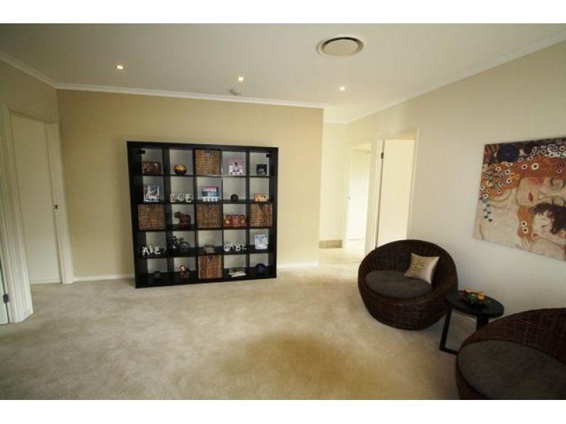24 Majestic Place, Jones Hill QLD 4570