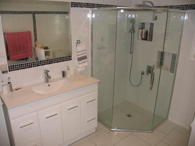 11 Australia Drive, Southside QLD 4570