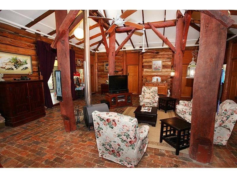 118  Hartwig Road, Mothar Mountain QLD 4570