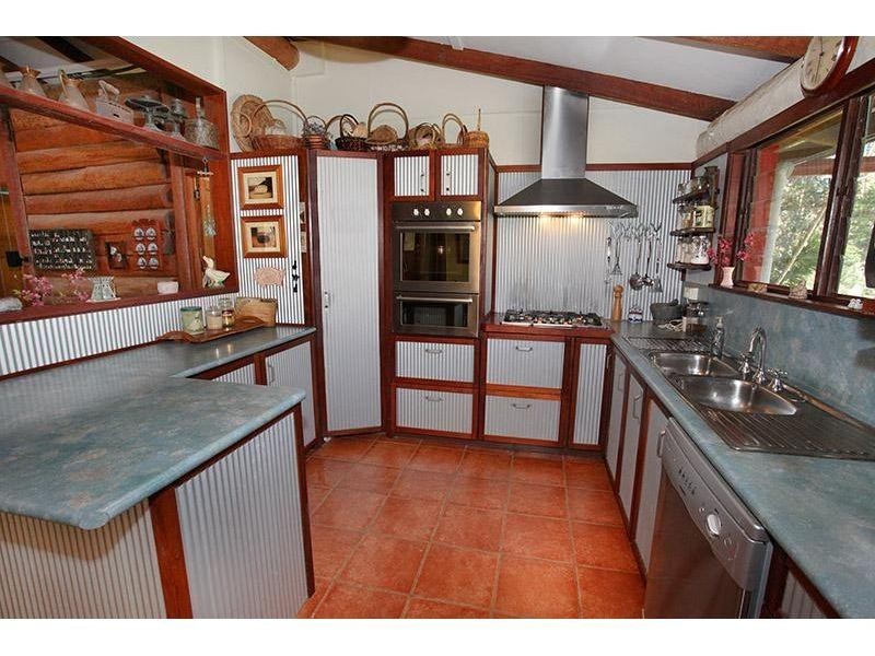 118  Hartwig Road, Mothar Mountain QLD 4570
