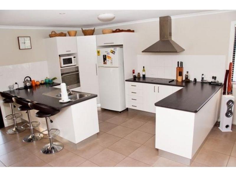 60 Bushland Drive, Southside QLD 4570