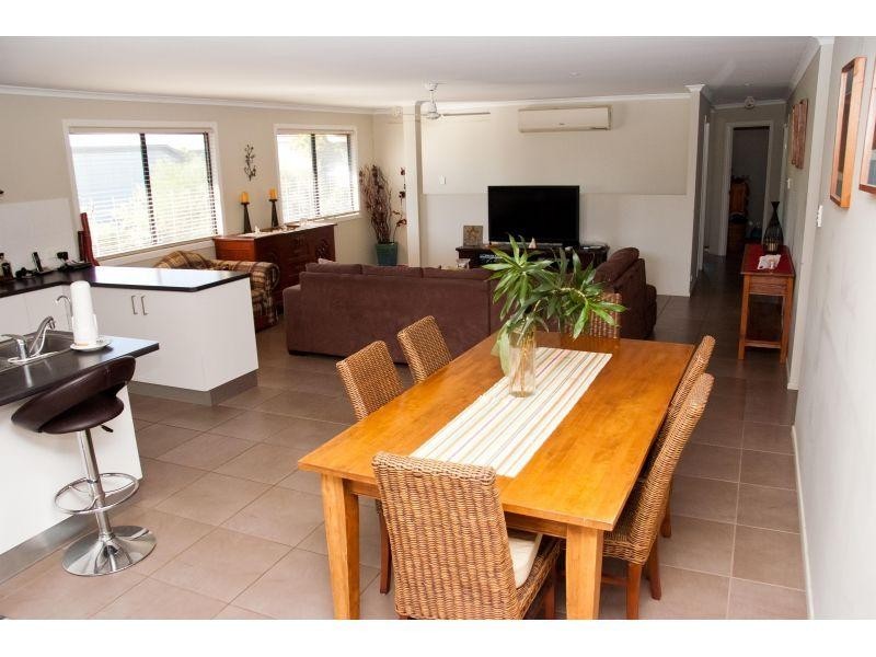 60 Bushland Drive, Southside QLD 4570