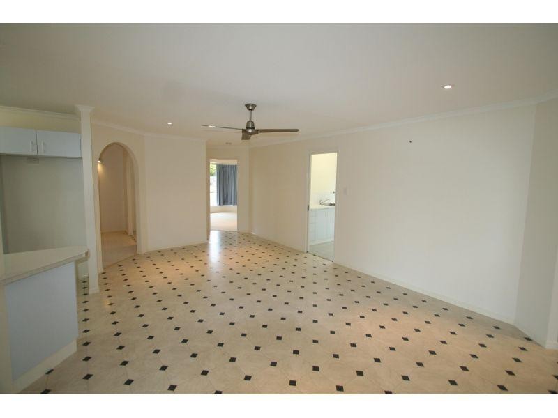 10 Federation Court, Southside QLD 4570