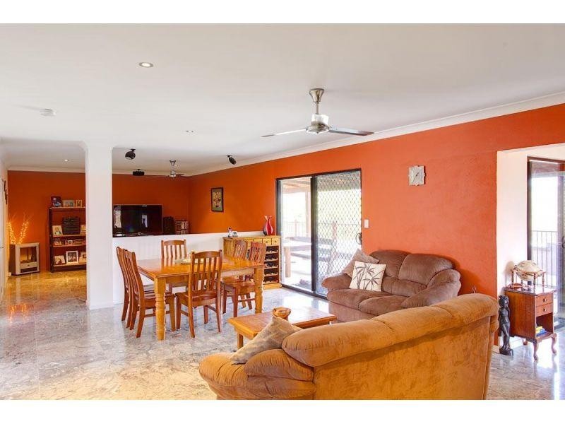 117 Horton Rd, Chatsworth QLD 4570