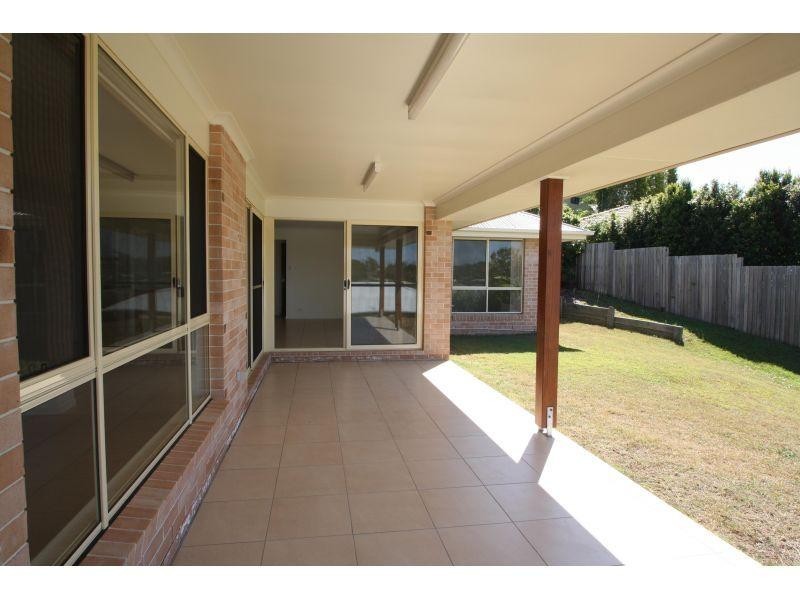 4 Oxley Crt, Southside QLD 4570