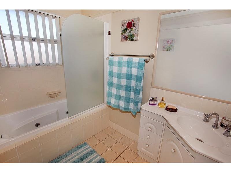 12 Browns Road, Victory Heights QLD 4570