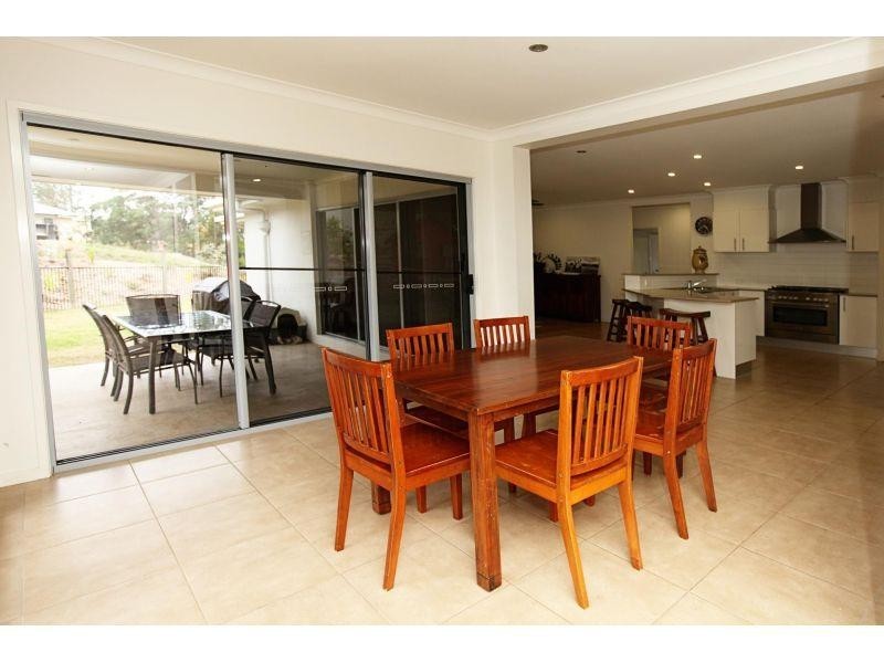 17 Duffy Court, Southside QLD 4570