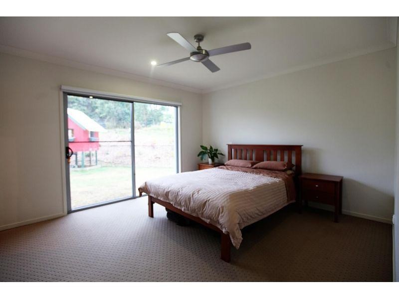 17 Duffy Court, Southside QLD 4570