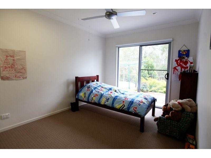 17 Duffy Court, Southside QLD 4570