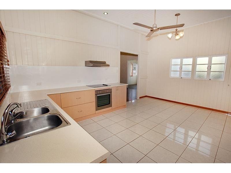 15 Bridge Street, Kilkivan QLD 4600