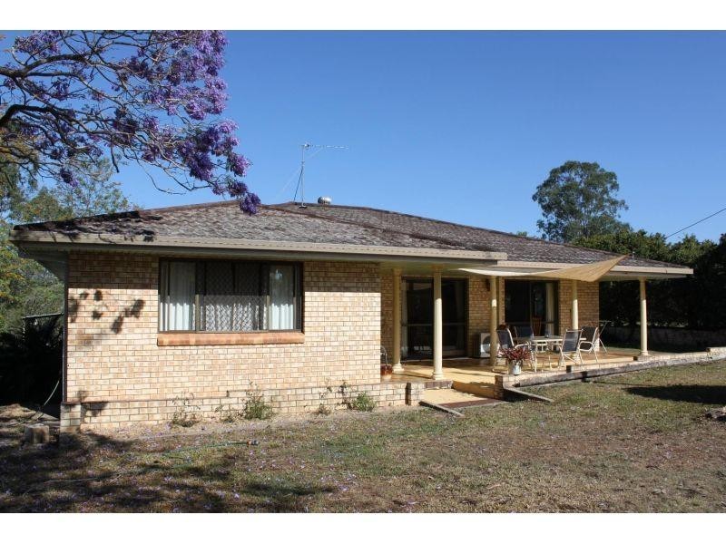 35 McIntosh Creek Road, Jones Hill QLD 4570