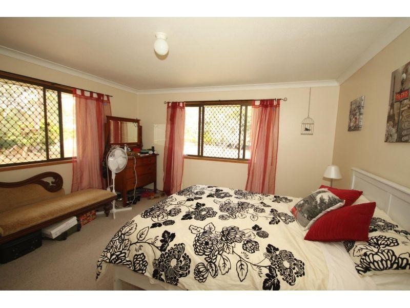 35 McIntosh Creek Road, Jones Hill QLD 4570