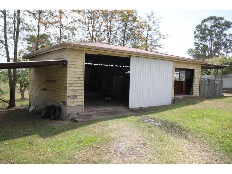 35 McIntosh Creek Road, Jones Hill QLD 4570