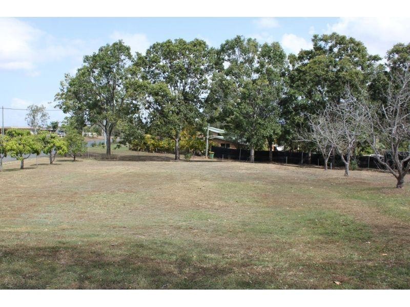 35 McIntosh Creek Road, Jones Hill QLD 4570